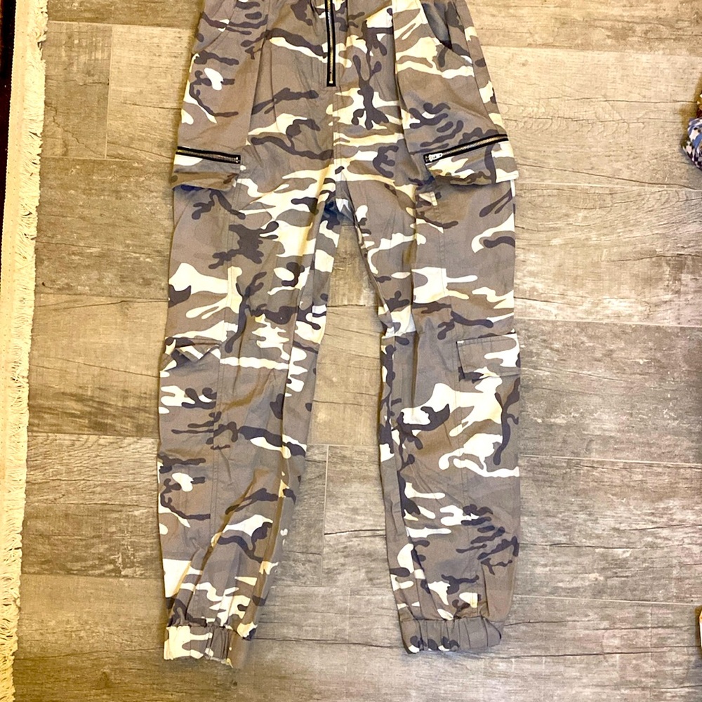 Camo pants-gray